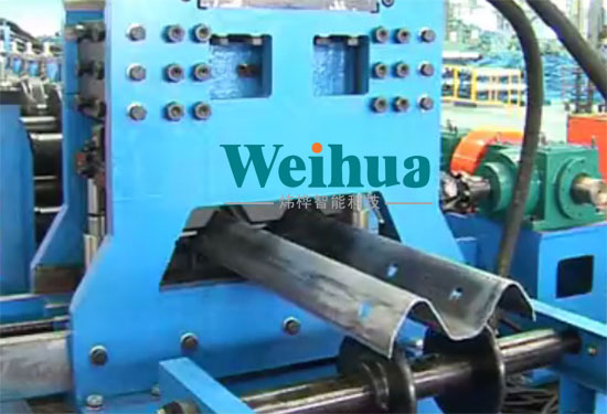 公路护栏板成型机特点及护栏板安装注意事项